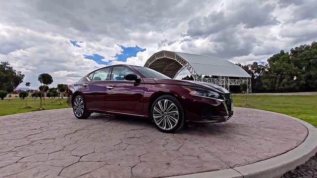 2024 Nissan Altima vs 2024 Toyota Camry: Sedan Comparison! смотреть онлайн