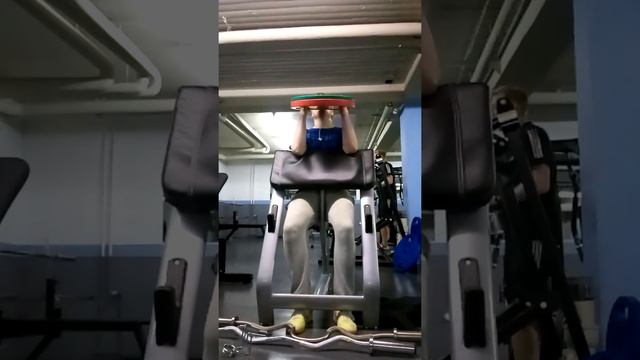 35 KG (77 lbs) Plate Preacher Curl 4 Reps (25 KG Plate +10 KG Plate) смотреть онлайн