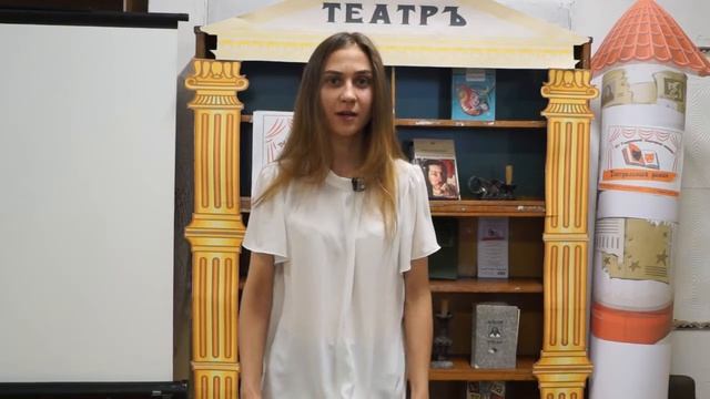 Страна читающая—Наталья Кочемаева читает стих «В тот месяц май, в тот месяц мой» (Ахмадулина Белла) смотреть онлайн