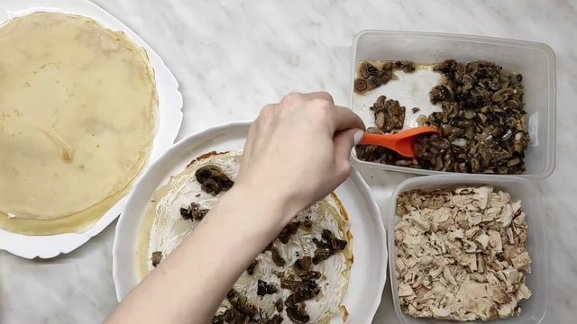 Закусочный блинный торт с грибами и курицей! Съедается первым смотреть онлайн