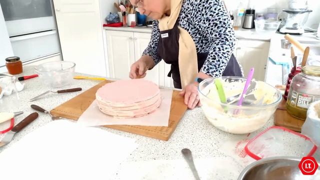 Собираем детский торт на День Рожденья. Почти немое кино. смотреть онлайн