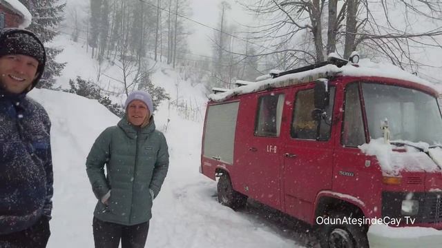 How We traveling with Mercedes 508D camper van in Winter смотреть онлайн