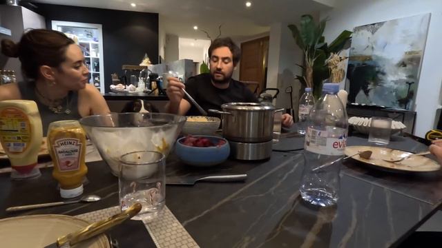 Dans quelle famille JJ est-il tombé ! смотреть онлайн