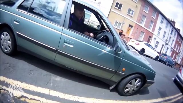 10 СИТУАЦИЙ НА ДОРОГЕ, ИНВАЛИДАМ НУЖНО УСТУПАТЬ!!! смотреть онлайн