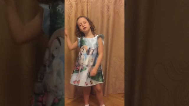 Полина Гурова, 7 лет. "Багаж" (С.Маршак) смотреть онлайн