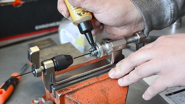 Oбзор станка для накатки резьбы на спицах Hozan C 702 смотреть онлайн