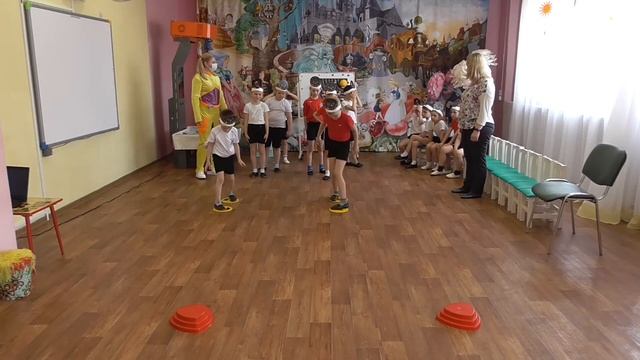 День космонавтики в подготовительной к школе группе № 5 (14.04.2021) смотреть онлайн