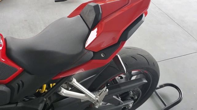 HONDA CBR650R 2019-2024 REAR SEAT SETUP!! ( SOLO = YOLO ) смотреть онлайн