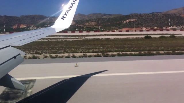 Landing on Crete Airport Chania/ Lądowanie na Krecie Lotnisko Chania смотреть онлайн