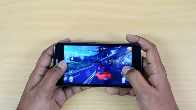 Moto G5 Gaming Review (Snapdragon 430) with Heating Test смотреть онлайн