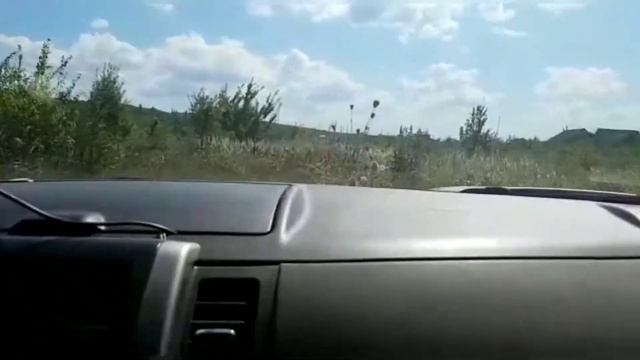 Едем на внедорожнике Nissan X-Trail смотреть онлайн