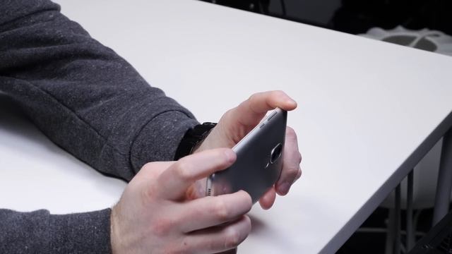 This New Smartphone Might Surprise You... смотреть онлайн