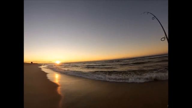 Surfcasting for Striped Bass with Poppers - Super Strike Plugs смотреть онлайн