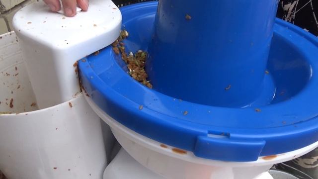 Как сделать яблочный сок дома. Соковыжималка "Нептун". Заготовка в разгаре. смотреть онлайн