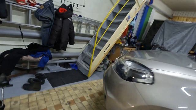 СМ 002. Переделка обратки. Ставлю датчик температуры. Гусеница, подпорные катки смотреть онлайн