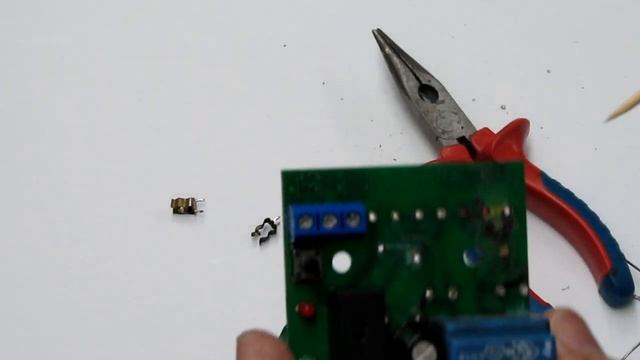 рабочие будни часть 2 : ремонт платы управления воротами гаража.workdays part 2 control board repai смотреть онлайн