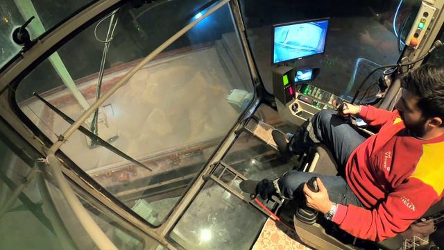 Rus Kanal Gemisi Buğday Kepeği Tahliyesi - Sennebogen 880 смотреть онлайн
