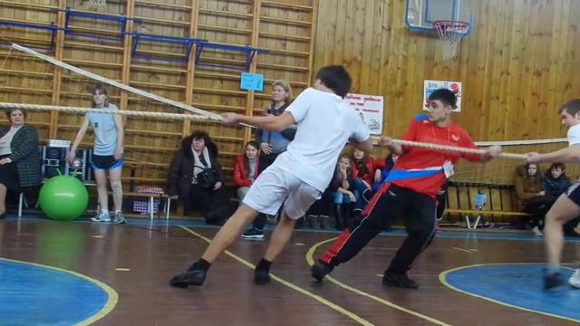 Перетягивание каната с 9 "А" смотреть онлайн