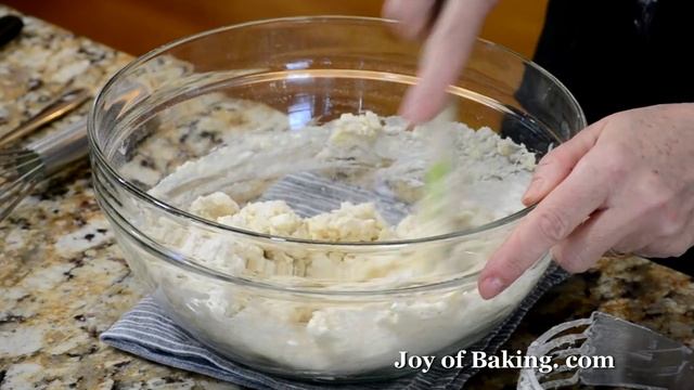 Coffeehouse Scones Recipe Demonstration - Joyofbaking.com смотреть онлайн