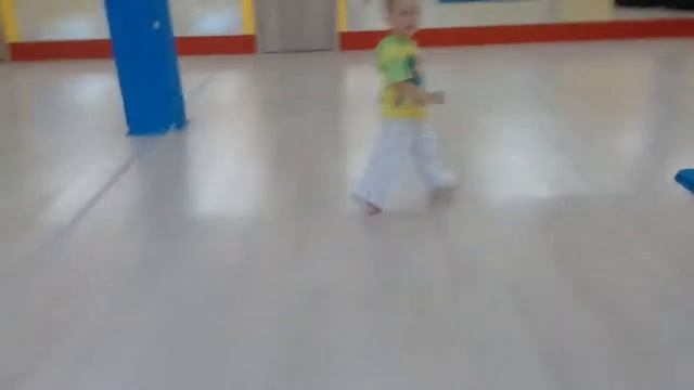 Дену 10 лет, Алисе 8 лет, Владу 3 года. Это мои дети. смотреть онлайн