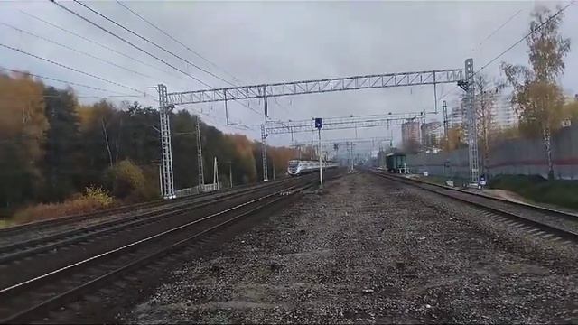 Электропоезд ЭД4М-0501 «РЭКС» рейсом «Железнодорожная - Каланчёвская» смотреть онлайн