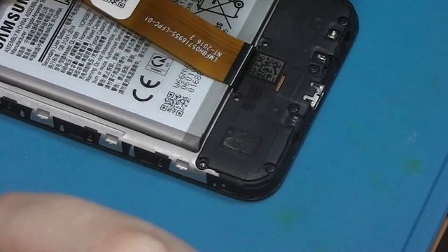 Samsung A01 (a015f) - не заряжается, не включается. Разборка. Подробно смотреть онлайн