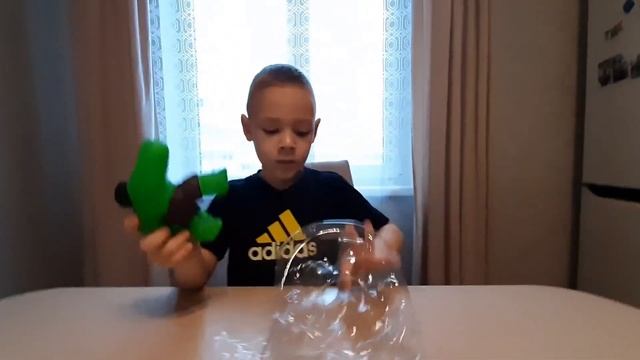 Обзор игрушки-тянучки Халк. Игрушка с орбизами,тянется во все стороны! смотреть онлайн