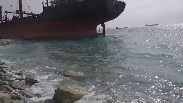 Огромный корабль , осадка 9 метров, покоряет сердца, даже у тех, кто далек от морской профессии. смотреть онлайн