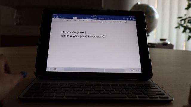 BEST KEYBOARD CASE FOR NEW IPAD 2018! (9.7”) смотреть онлайн