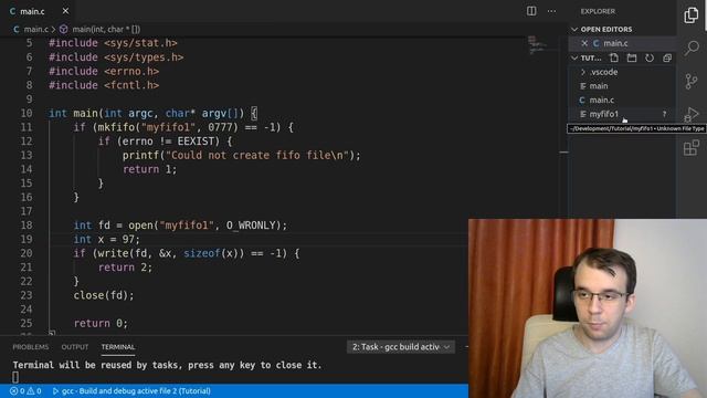 Introduction to FIFOs (aka named pipes) in C смотреть онлайн