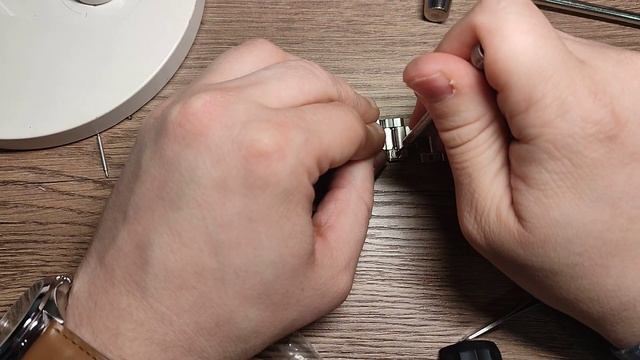 HOW TO ADJUST / RESIZE THIS TYPE OF WATCH BAND | CASIO MTP-1302D-1A1VEF смотреть онлайн