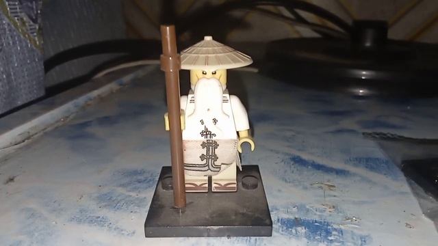 Не будет обзора на вот эту вот лего минифигурку и на аксессуары от неё кстати тоже не будет обзора