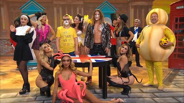 Ciao Darwin - Divano e Sport: l'interrogazione di inglese смотреть онлайн