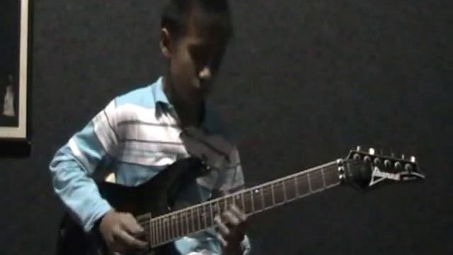 Ravit test Ibanez Guitar смотреть онлайн