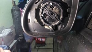 Замена лампочек подсветки в зеркалах ФВ Тигуан