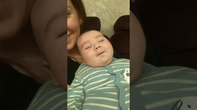 Ребёнок смеётся во сне смотреть онлайн