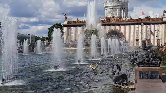 46/прогулка по Москве/Красная площадь/ВДНХ/МОСКВА-Сити смотреть онлайн