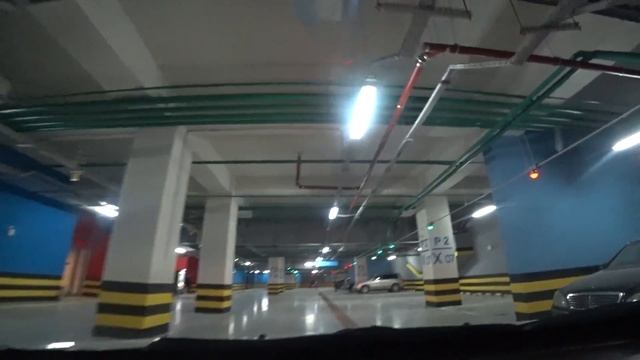 Заезжаем на крытую парковку вокзала "Нурлыжол" смотреть онлайн