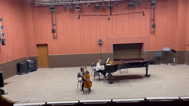 Cello: Litovskikh Valeriia , Dance E. Jenkinson , Танец Э. Дженкинсон смотреть онлайн