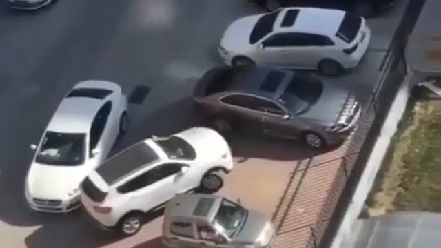 Вот что значит по-настоящему чувствовать габариты. А вы бы так смогли?