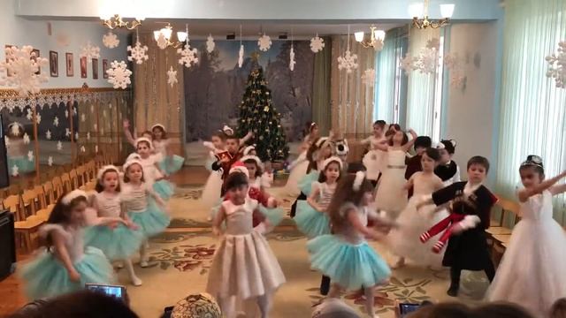 Танец Снежинки смотреть онлайн