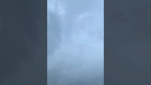 В ракету бьет молния.720