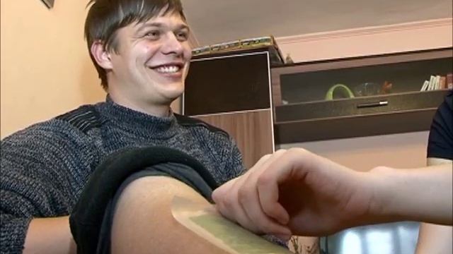 Эпиляция воском парней смотреть онлайн