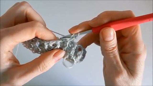 Теплая двойная повязка на голову рельефными столбиками, связанная крючком. Для женщин и девочек смотреть онлайн