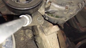 Как снять натяжной ролик ремня генератора Nissan Cefiro A32