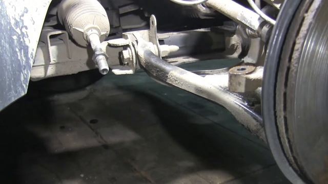 Замена рулевого наконечника Рено Дастер смотреть онлайн