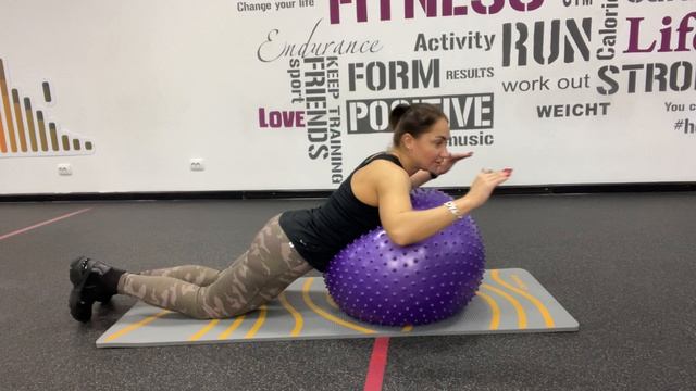 Саранча Фитбол смотреть онлайн