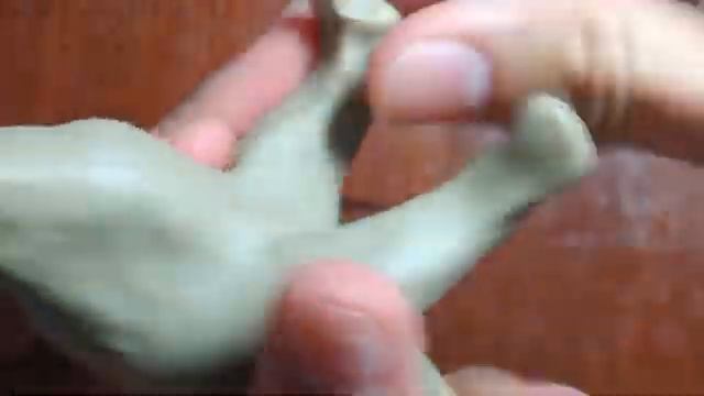 Как слепить модельного Карнотавра из пластилина смотреть онлайн