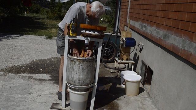 Соковыжималка из фляги. смотреть онлайн
