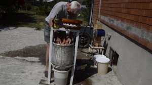 Соковыжималка из фляги.